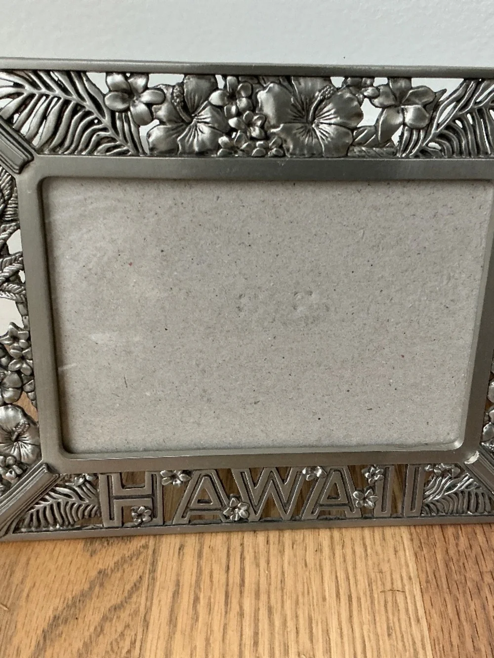 HAWAI Pewter detailed picture frame 7x 5.5 inches
